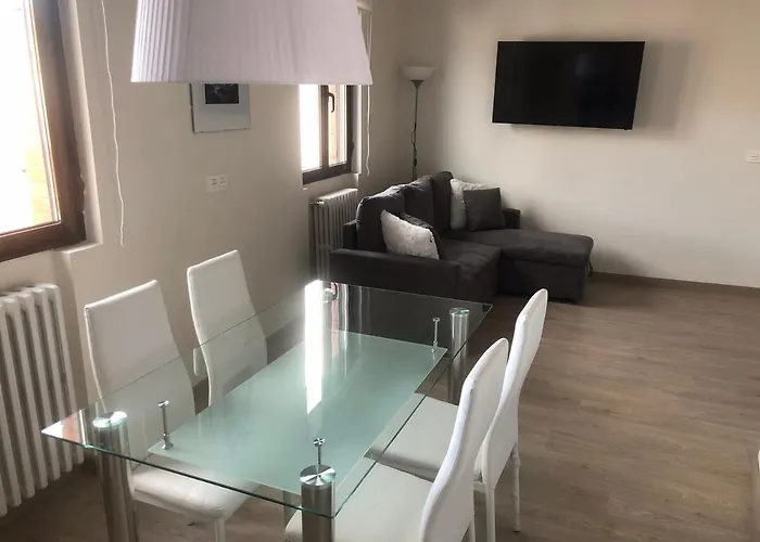 Precioso Piso En Catedral Muralla Con Wifi *